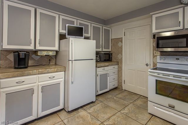 455 Redondo Road, Youngstown, OH 44504