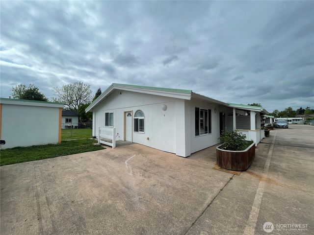 109 4th Avenue SE, Pacific, WA 98047