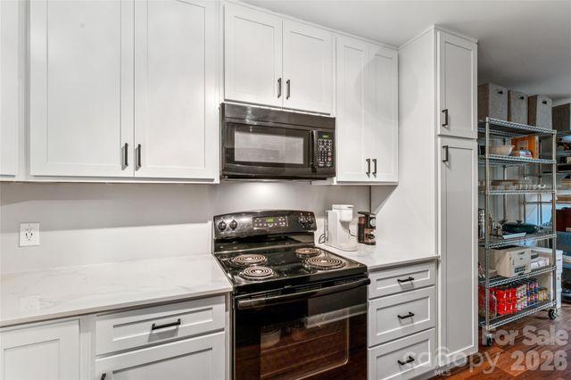 3252 Heathstead Place, Charlotte, NC 28210