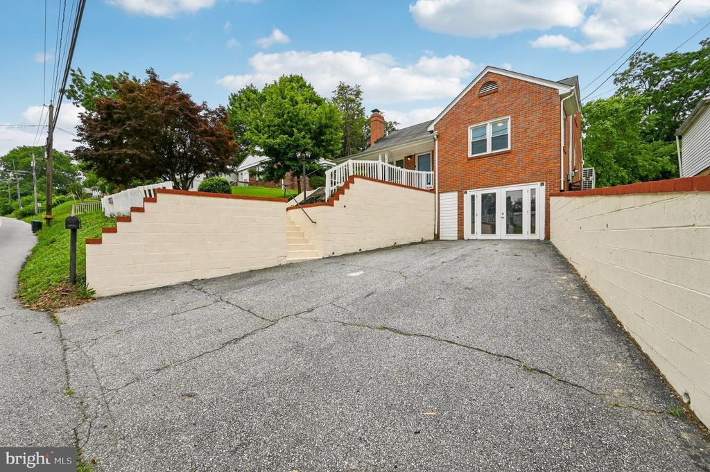 318 E MAIN ST, Westminster, MD 21157