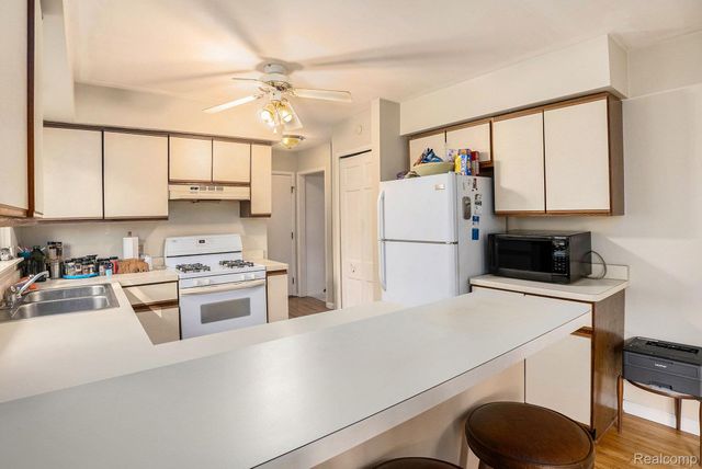 2358 Highfield Road, Waterford Charter Township, MI 48329