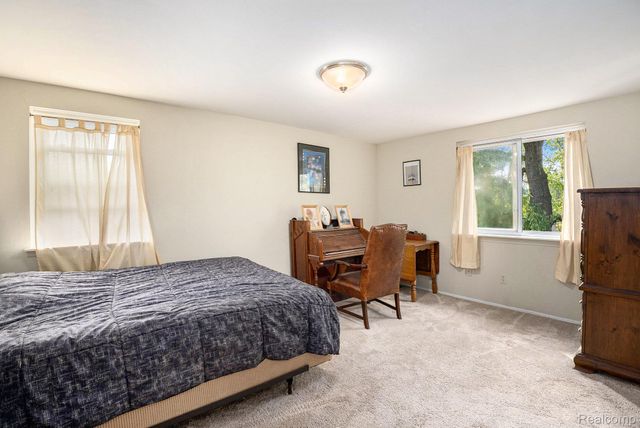 2358 Highfield Road, Waterford Charter Township, MI 48329