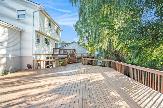 2358 Highfield Road, Waterford Charter Township, MI 48329