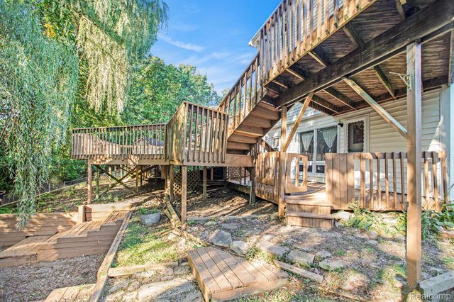 2358 Highfield Road, Waterford Charter Township, MI 48329