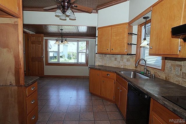 655 Prospect Avenue, Buffalo, NY 14213