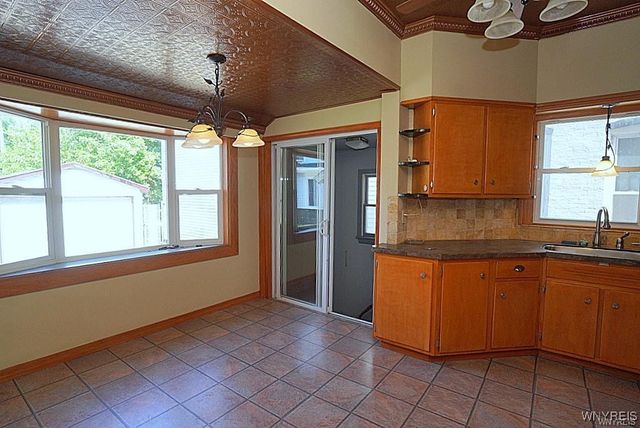 655 Prospect Avenue, Buffalo, NY 14213