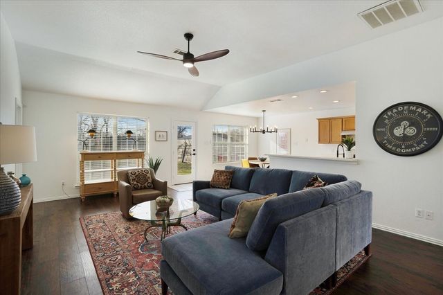 700 E 6th Street, Bonham, TX 75418