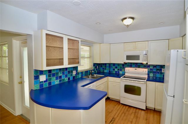 3525 IROQUOIS AVENUE, Sarasota, FL 34234
