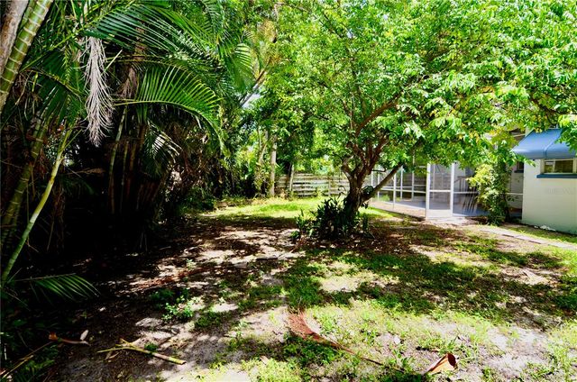 3525 IROQUOIS AVENUE, Sarasota, FL 34234