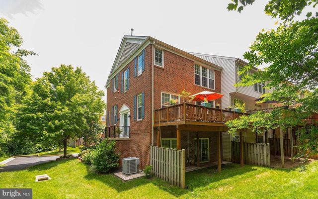 4000 TIMBER OAK TRL, Fairfax, VA 22033