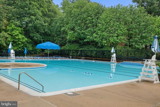 4000 TIMBER OAK TRL, Fairfax, VA 22033