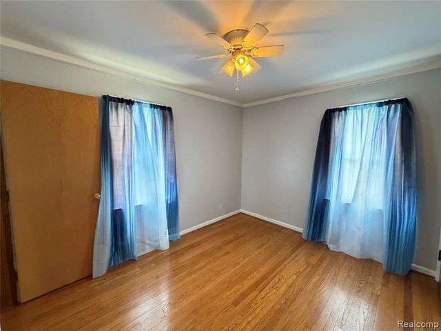 7243 Fenton Street, Dearborn Heights, MI 48127