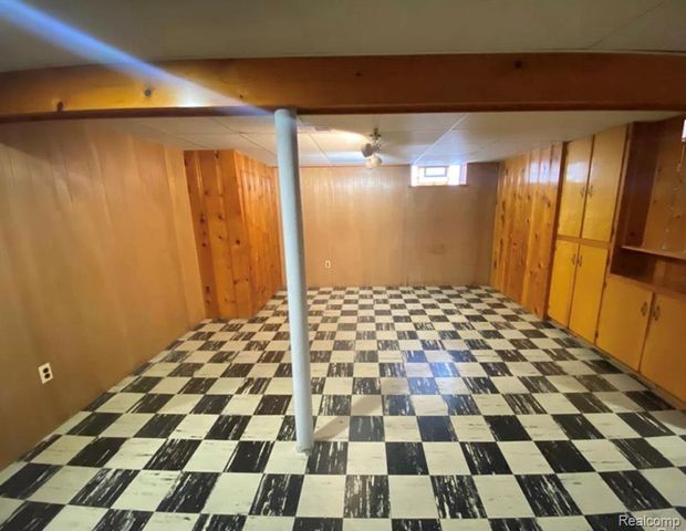 7243 Fenton Street, Dearborn Heights, MI 48127