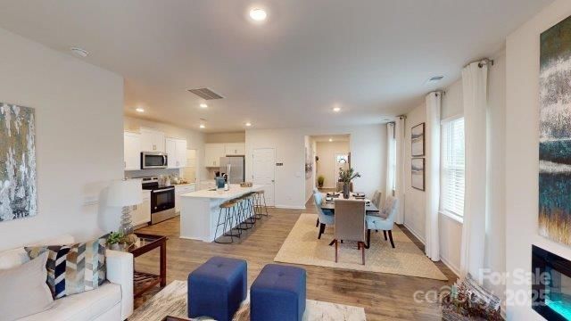 1101 37th Avenue Lane NE, Hickory, NC 28601