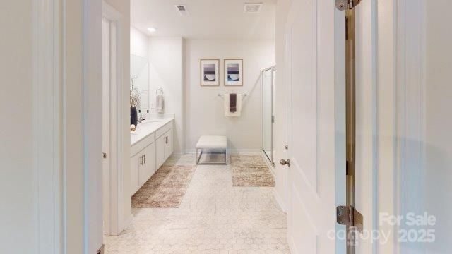 1101 37th Avenue Lane NE, Hickory, NC 28601