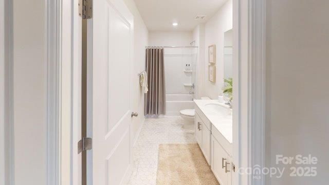 1101 37th Avenue Lane NE, Hickory, NC 28601