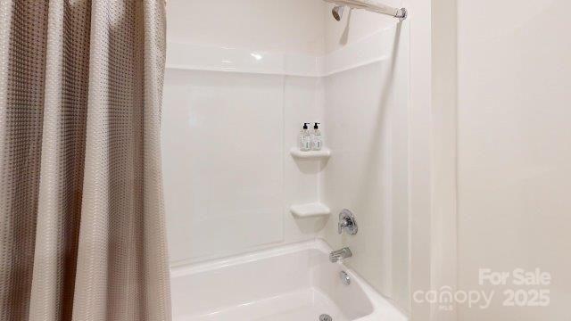 1101 37th Avenue Lane NE, Hickory, NC 28601