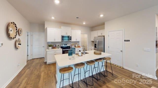 1101 37th Avenue Lane NE, Hickory, NC 28601