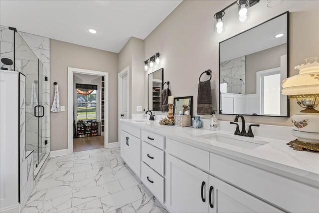1120 Chagford Dr, Clarksville, TN 37043