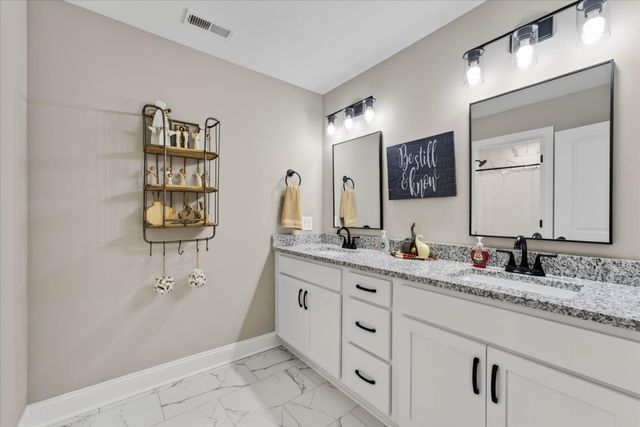 1120 Chagford Dr, Clarksville, TN 37043