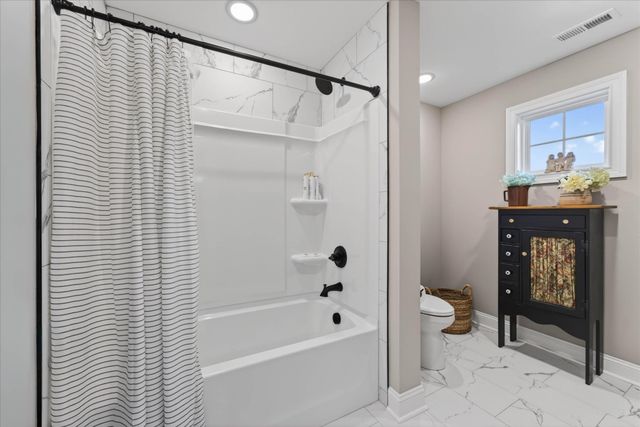 1120 Chagford Dr, Clarksville, TN 37043