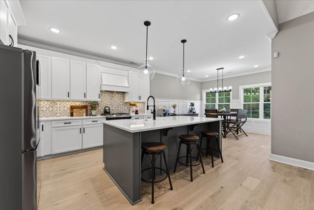 1120 Chagford Dr, Clarksville, TN 37043