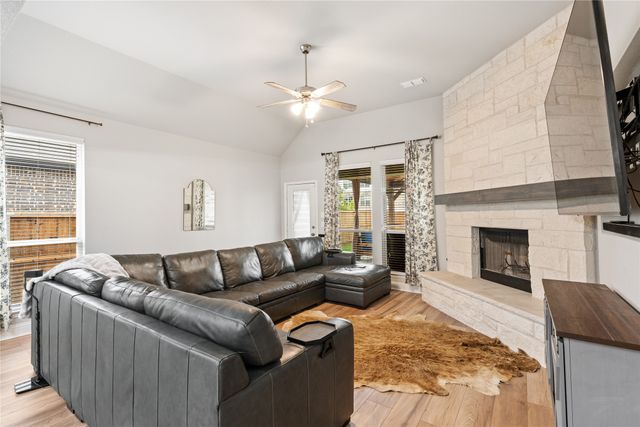 1604 Everitt Trail, Fort Worth, TX 76052
