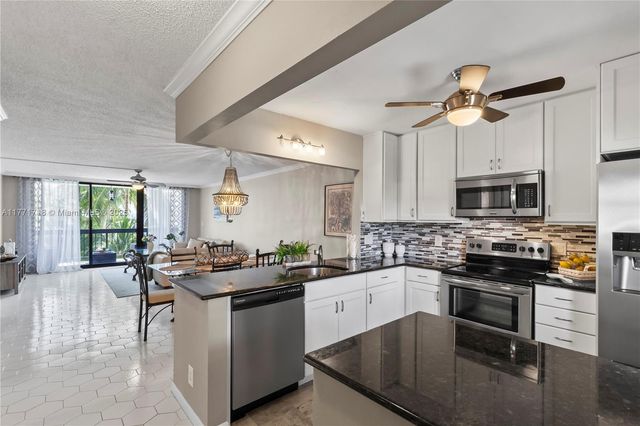 4800 Bayview Drive 402, Fort Lauderdale, FL 33308