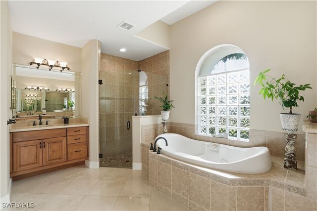 462 Terra Vista CT, Naples, FL 34119