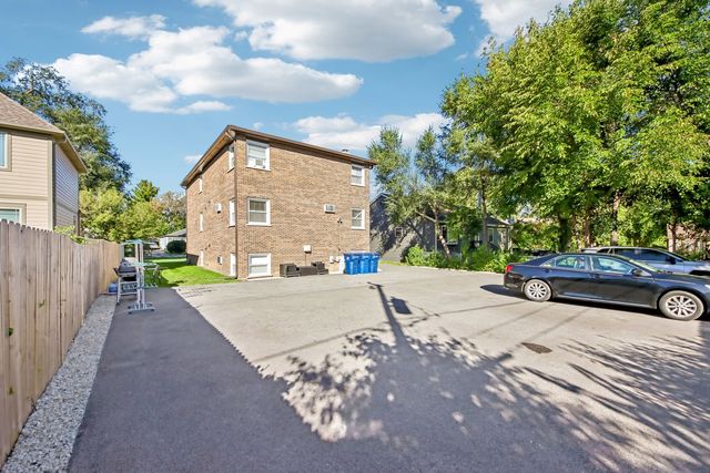 20779 Elizabeth Avenue N 1, Lincolnshire, IL 60069