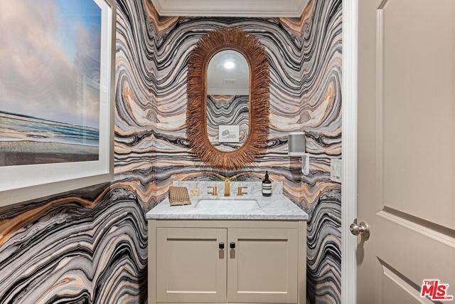 5117 Lubao Avenue, Woodland Hills (los Angeles), CA 91364