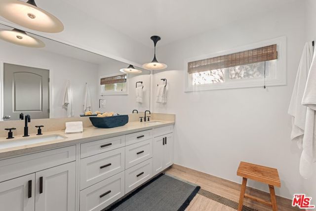 5117 Lubao Avenue, Woodland Hills (los Angeles), CA 91364