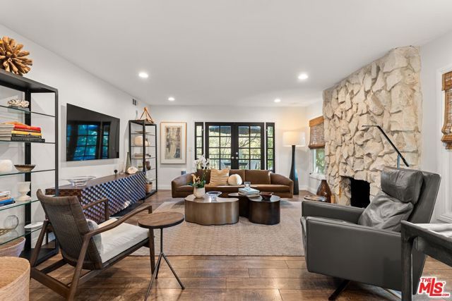 5117 Lubao Avenue, Woodland Hills (los Angeles), CA 91364