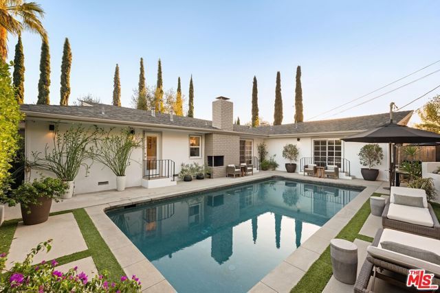 5117 Lubao Avenue, Woodland Hills (los Angeles), CA 91364