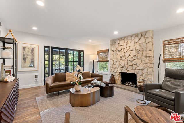 5117 Lubao Avenue, Woodland Hills (los Angeles), CA 91364