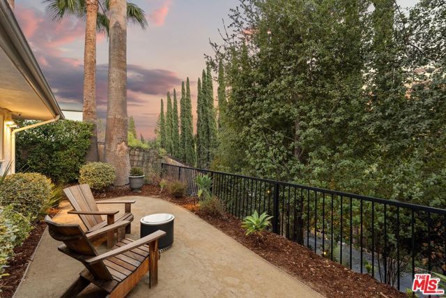 5117 Lubao Avenue, Woodland Hills (los Angeles), CA 91364