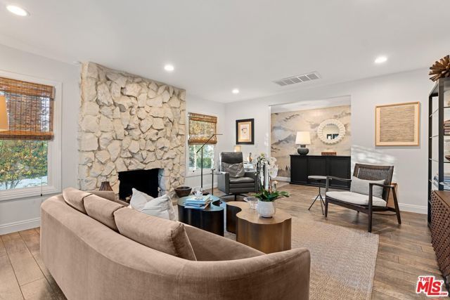 5117 Lubao Avenue, Woodland Hills (los Angeles), CA 91364