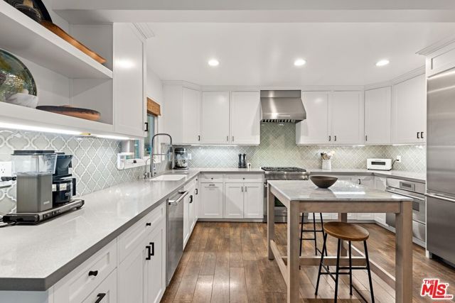 5117 Lubao Avenue, Woodland Hills (los Angeles), CA 91364