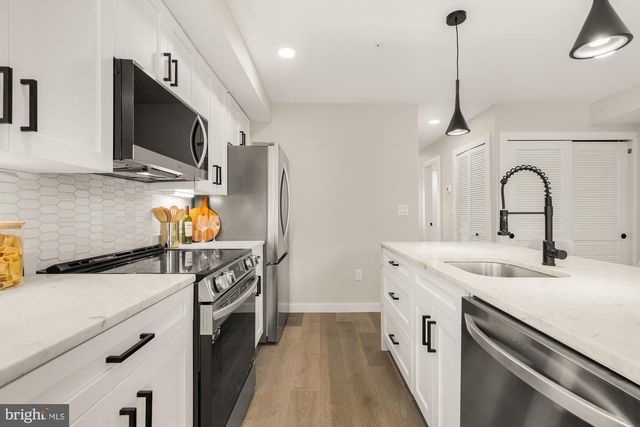2639 41st St NW Apt 3, Washington, DC 20007