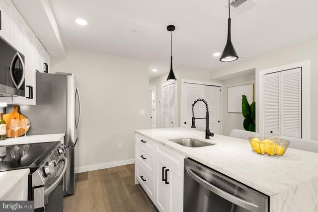 2639 41st St NW Apt 3, Washington, DC 20007