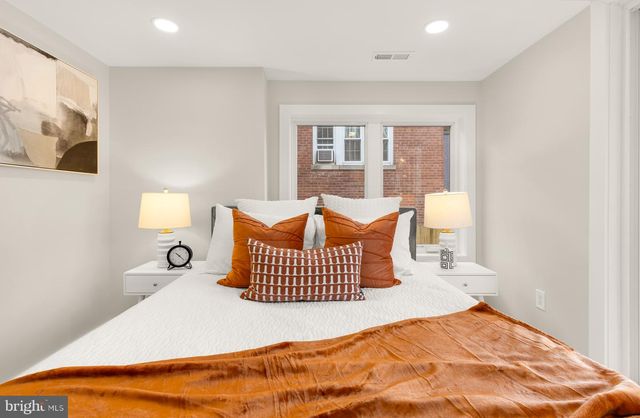 2639 41st St NW Apt 3, Washington, DC 20007