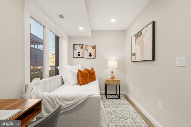 2639 41st St NW Apt 3, Washington, DC 20007