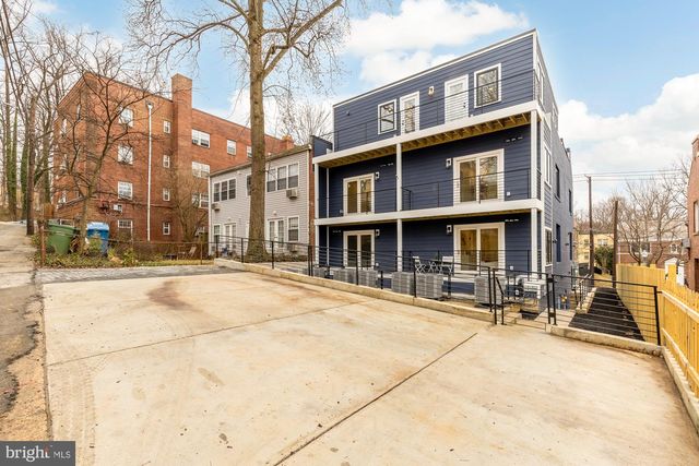 2639 41st St NW Apt 3, Washington, DC 20007