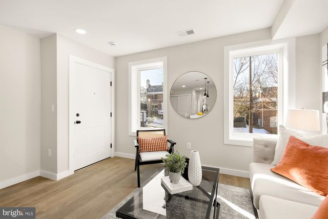 2639 41st St NW Apt 3, Washington, DC 20007