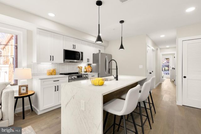 2639 41st St NW Apt 3, Washington, DC 20007