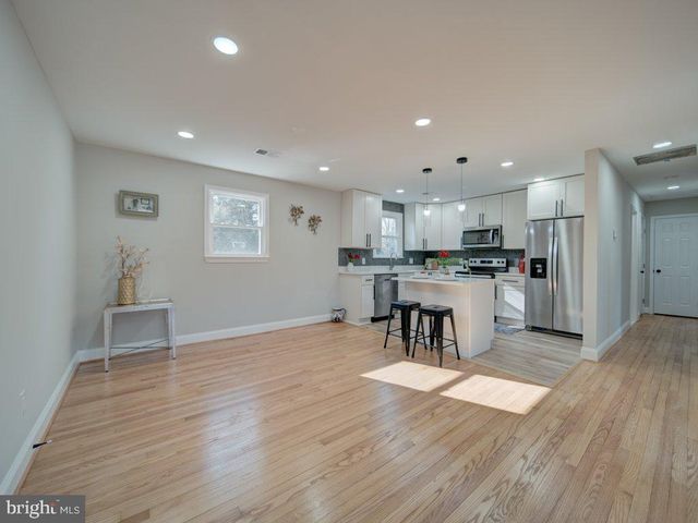 8305 WARREN DR, Pomfret, MD 20675