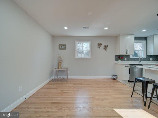 8305 WARREN DR, Pomfret, MD 20675