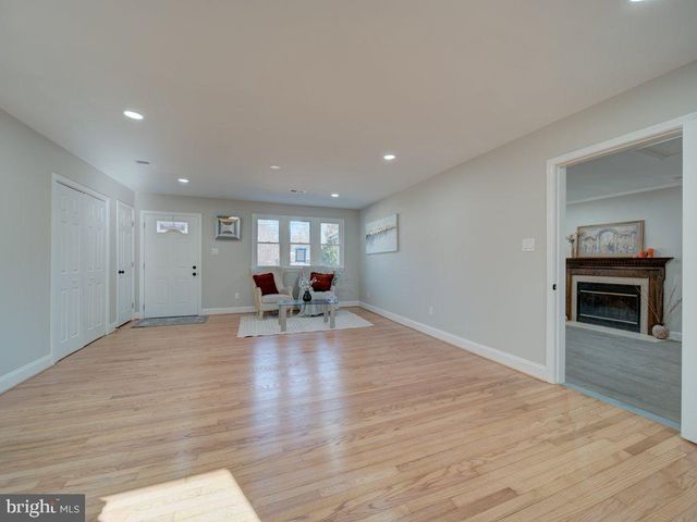 8305 WARREN DR, Pomfret, MD 20675