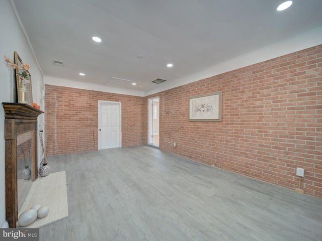 8305 WARREN DR, Pomfret, MD 20675