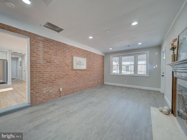 8305 WARREN DR, Pomfret, MD 20675